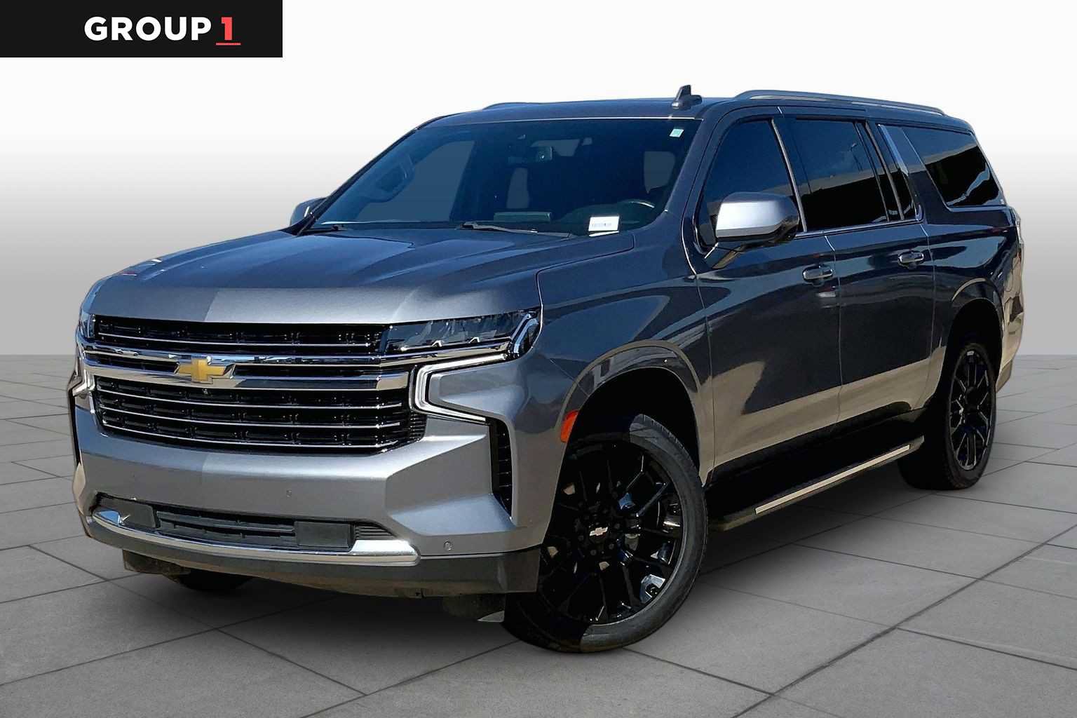 Used 2022 Chevrolet Suburban LT w/ LT Signature Package AWD/4WD image 1