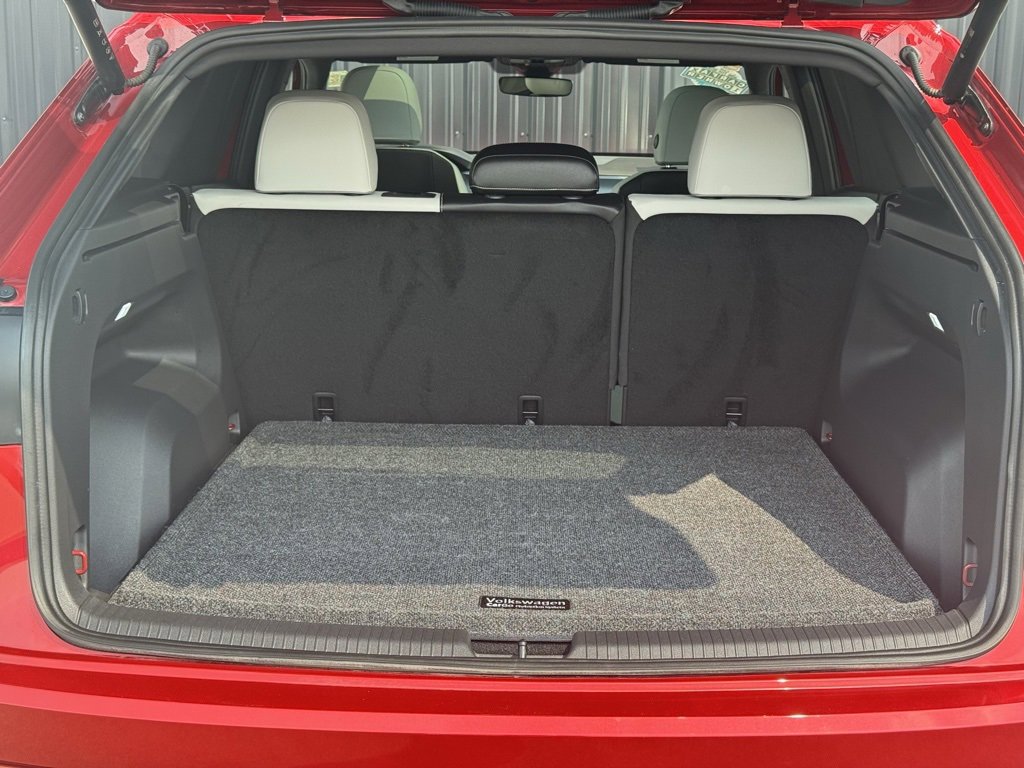 Used 2025 Volkswagen Atlas Cross Sport SEL Premium R-Line image 9