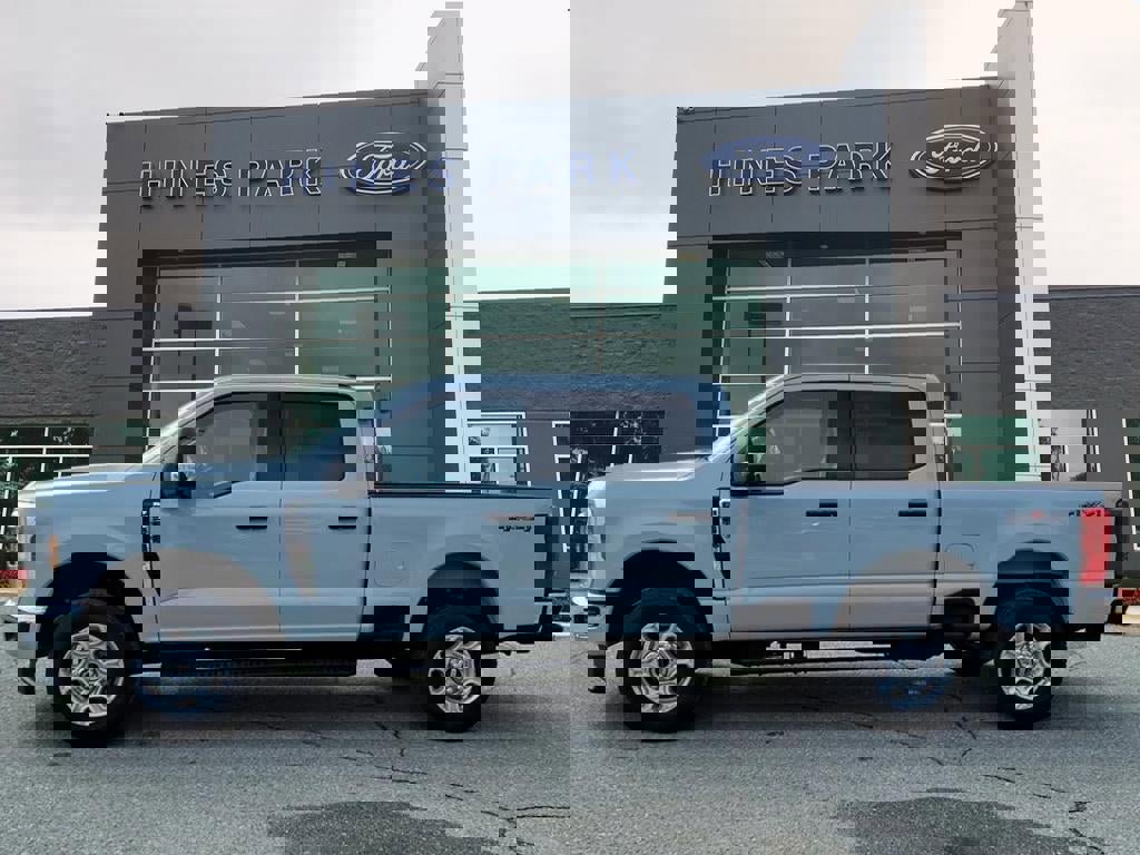 Certified 2025 Ford F250 XLT image 4