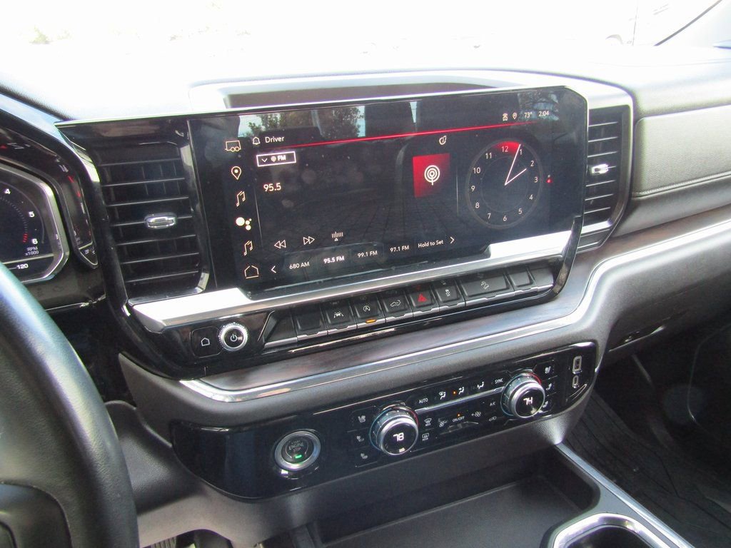 Used 2023 GMC Sierra 1500 SLT image 32