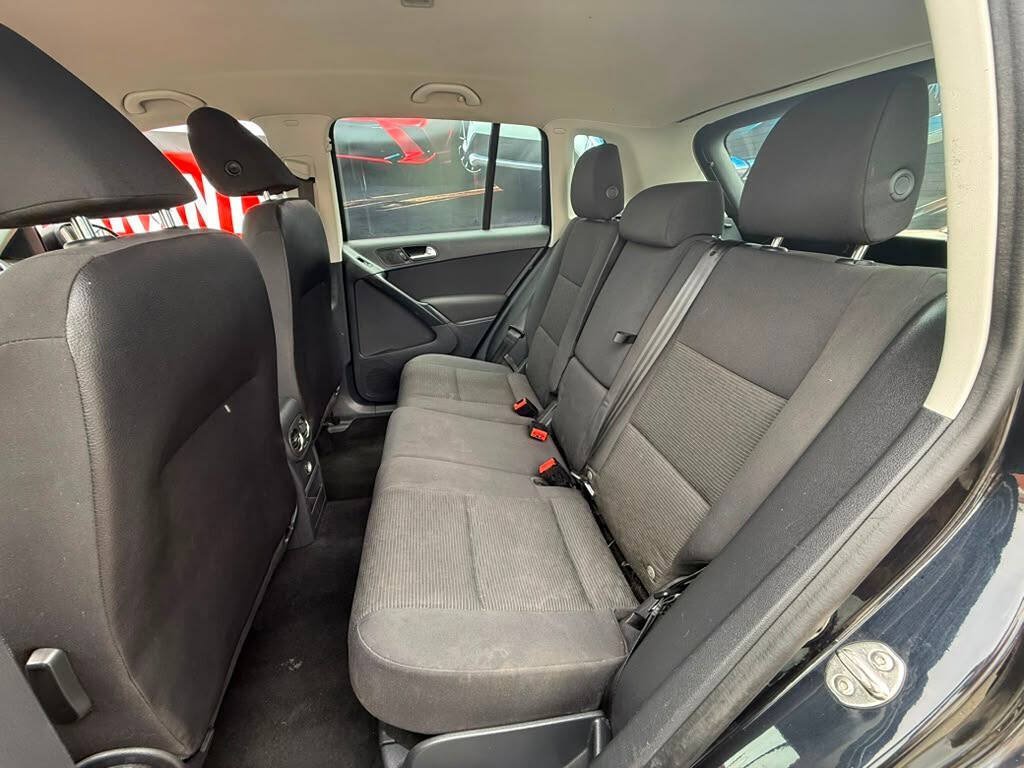 Used 2017 Volkswagen Tiguan Limited w/ Premium Package AWD/4WD image 16