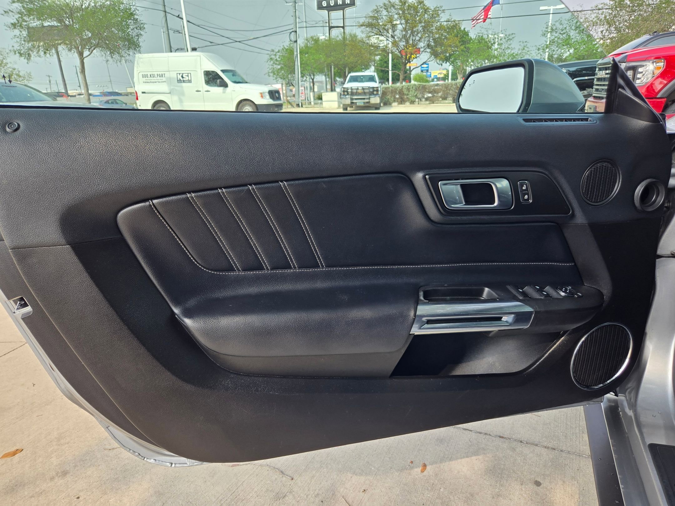 Used 2021 Ford Mustang Premium RWD image 19