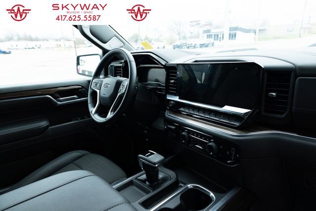Used 2024 Chevrolet Silverado 1500 LT Trail Boss w/ Convenience Package II image 8