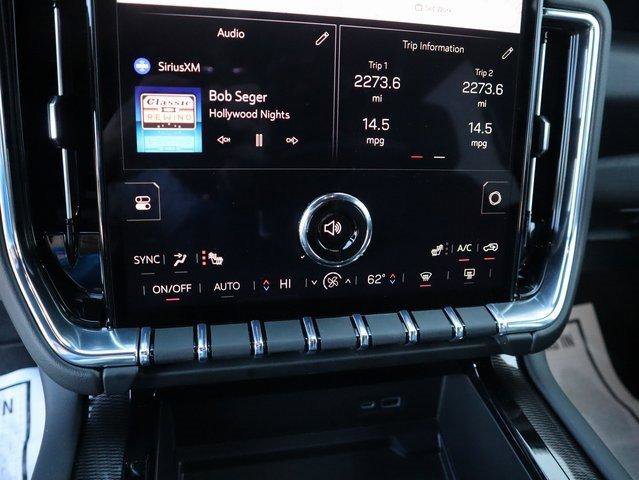 New 2025 GMC Yukon Elevation image 40