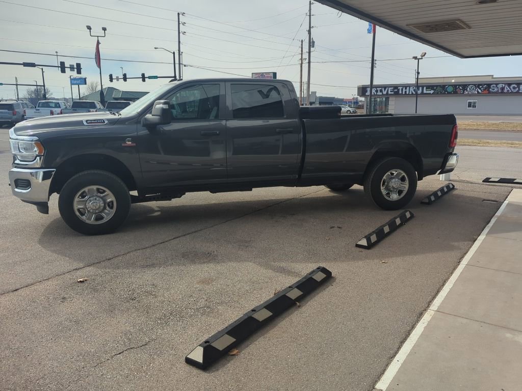 Used 2024 RAM 2500 Tradesman w/ Chrome Appearance Group image 3