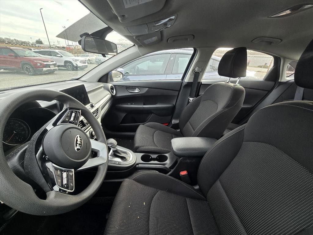 Used 2021 Kia Forte LXS image 3