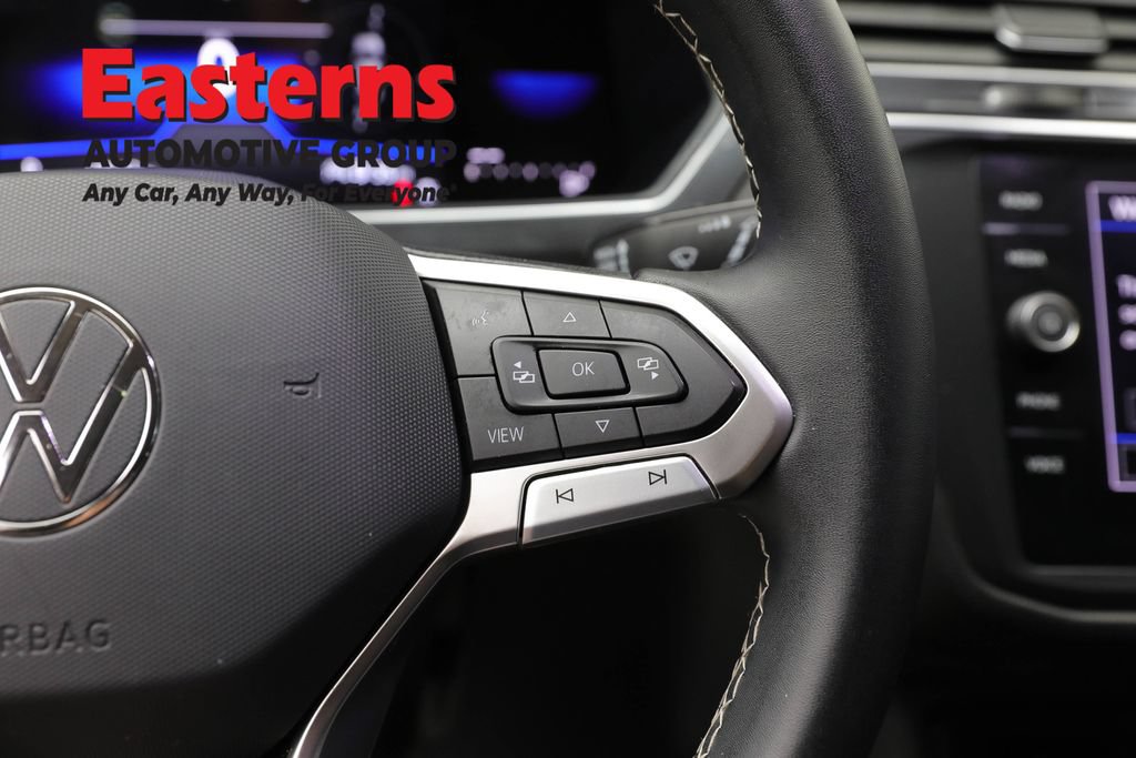 Used 2023 Volkswagen Tiguan SE AWD/4WD image 15