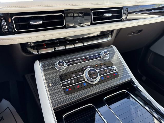 Certified 2023 Lincoln Aviator Black Label image 34