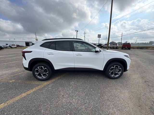 New 2026 Chevrolet Trax LT w/ Driver Confidence Package FWD image 8