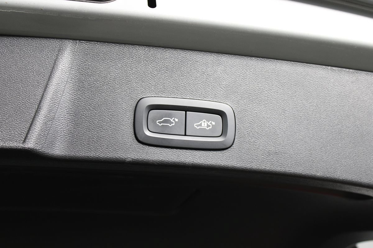 Used 2024 Volvo XC40 B5 Core AWD/4WD image 29