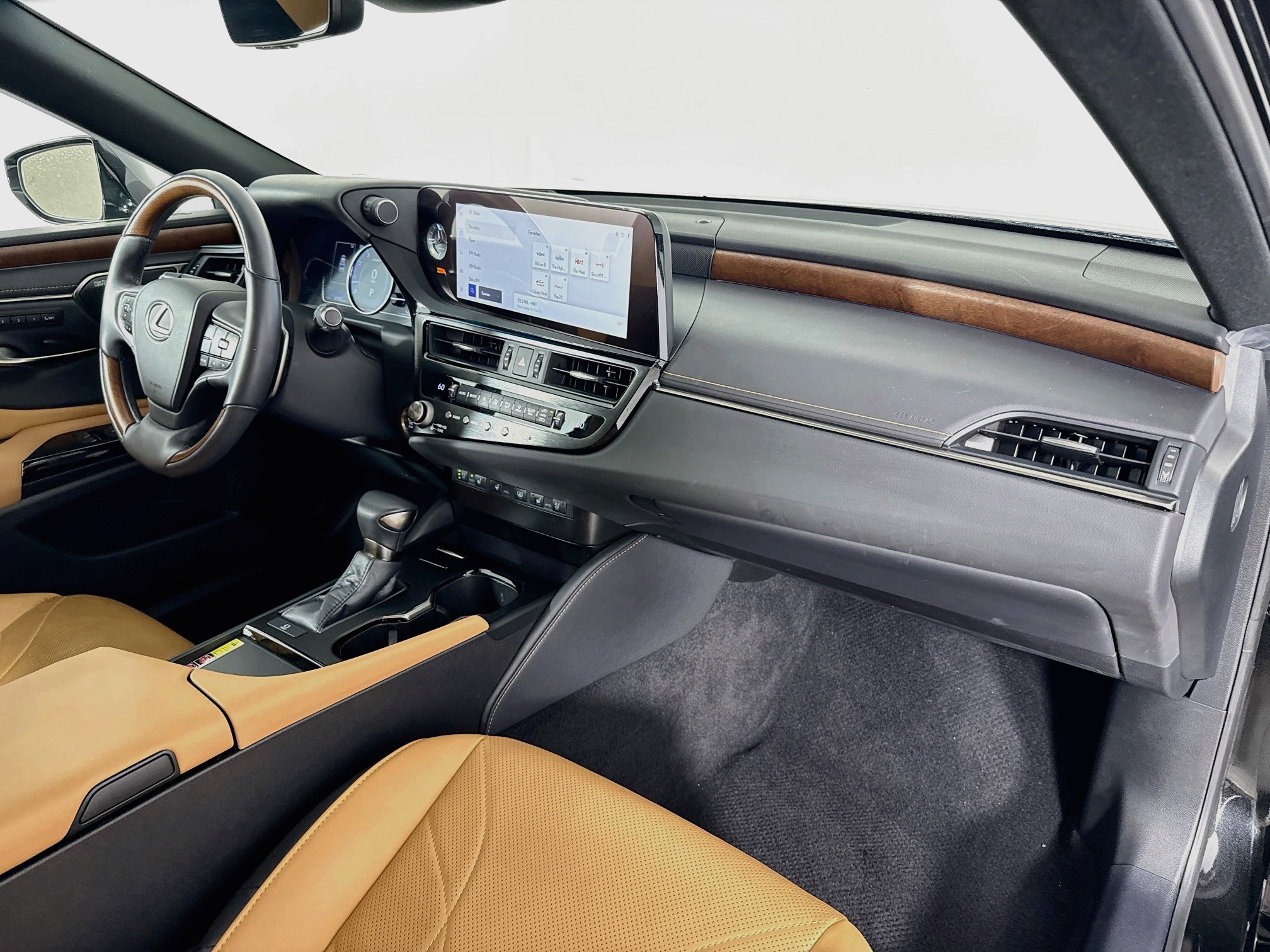Used 2024 Lexus ES 350 Ultra Luxury w/ Accessory Package (Z2) FWD image 28