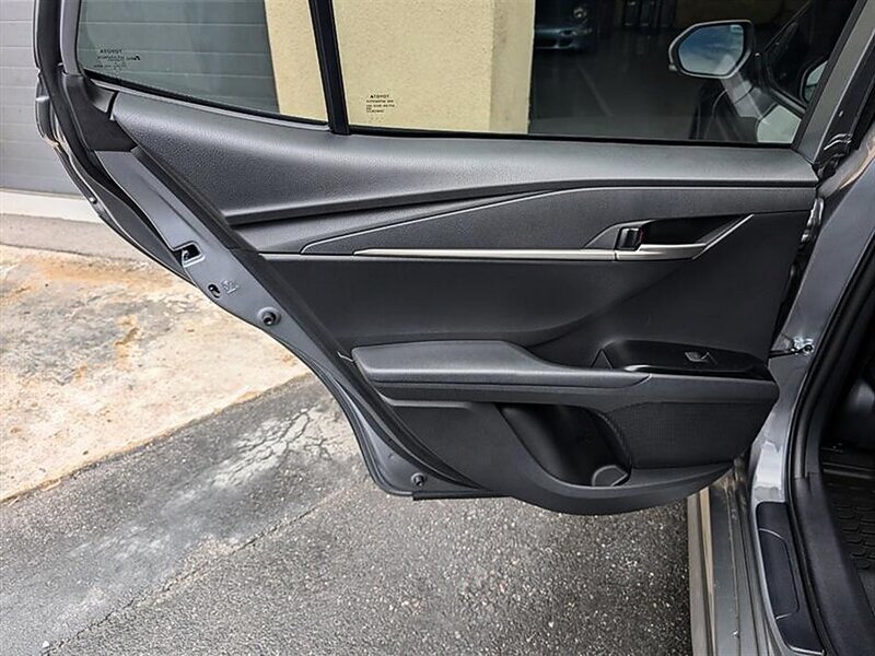 Used 2025 Toyota Camry SE w/ Convenience Package FWD image 25