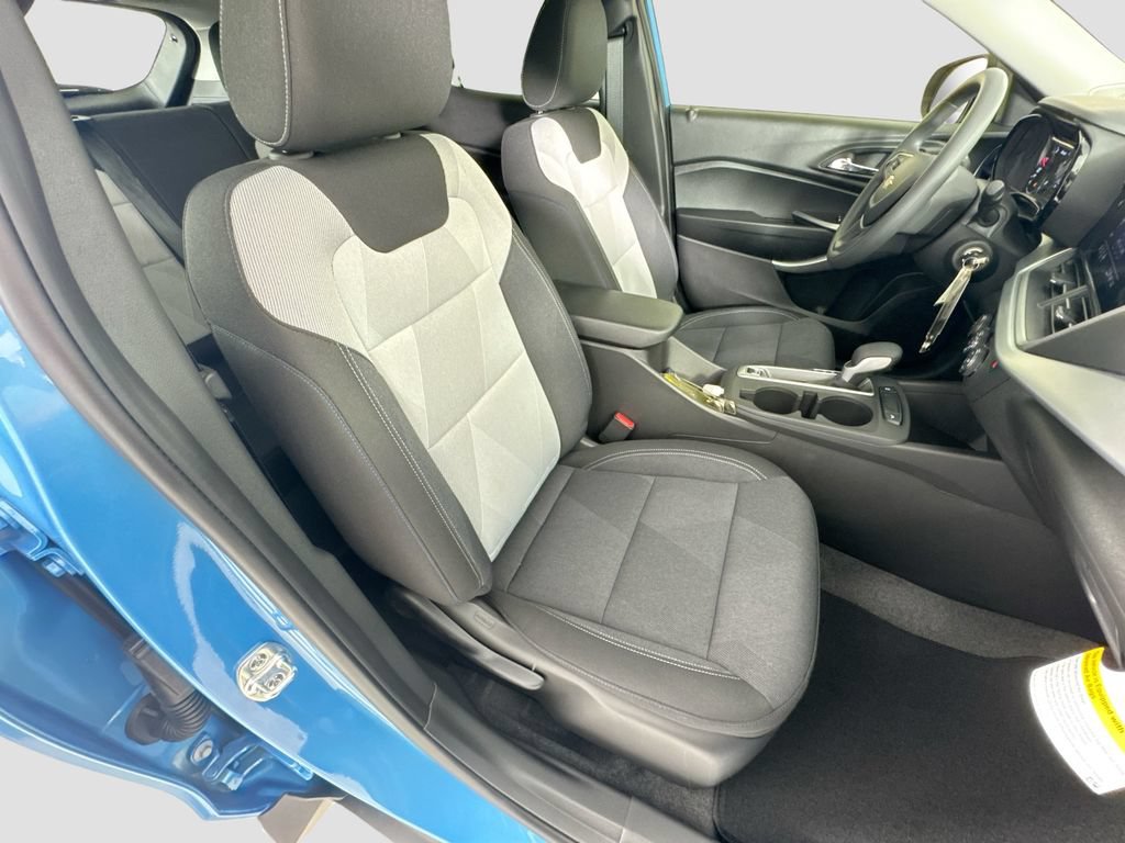 New 2026 Chevrolet Trax LS FWD image 26