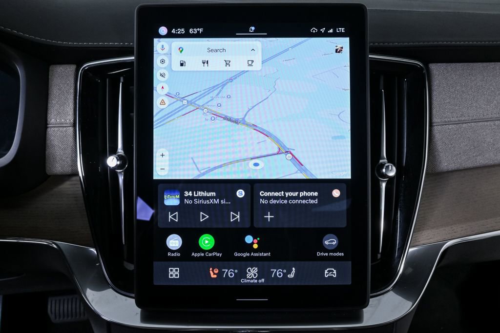 Certified 2025 Volvo XC90 B6 Plus image 16