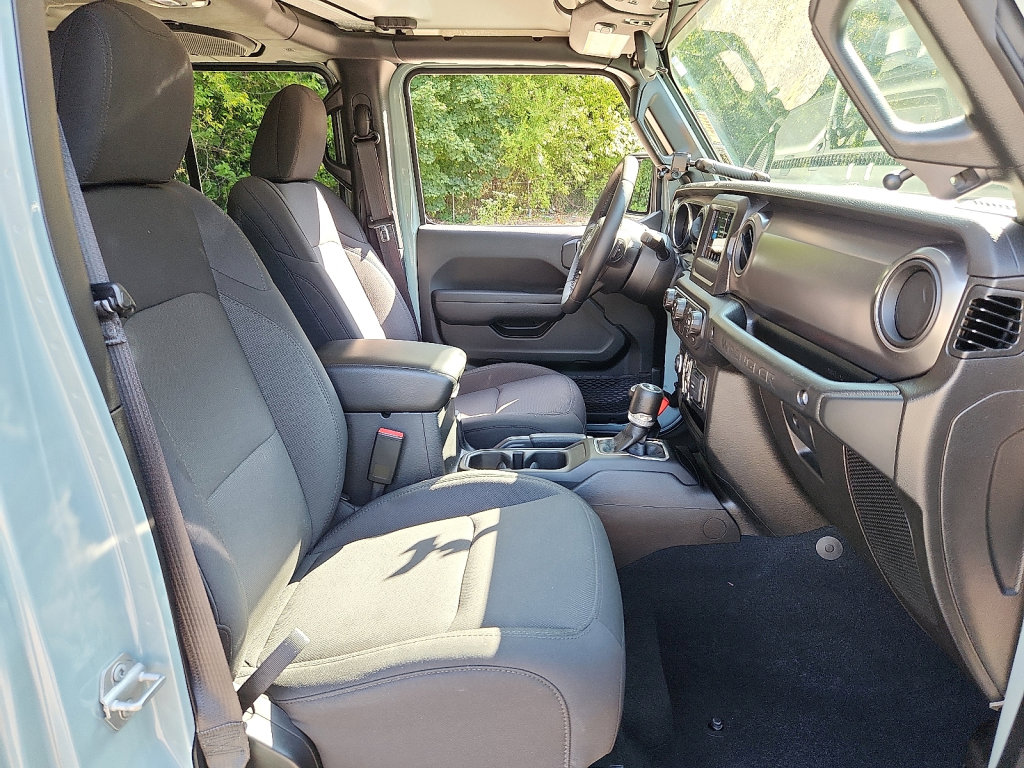 Used 2023 Jeep Wrangler Sport S image 12