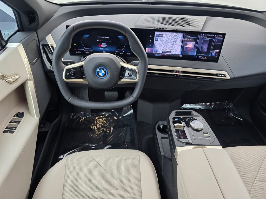 Used 2023 BMW iX xDrive50 w/ Sport Package image 13