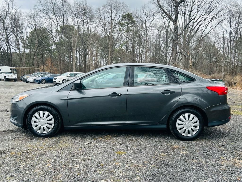 Used 2018 Ford Focus S image 2