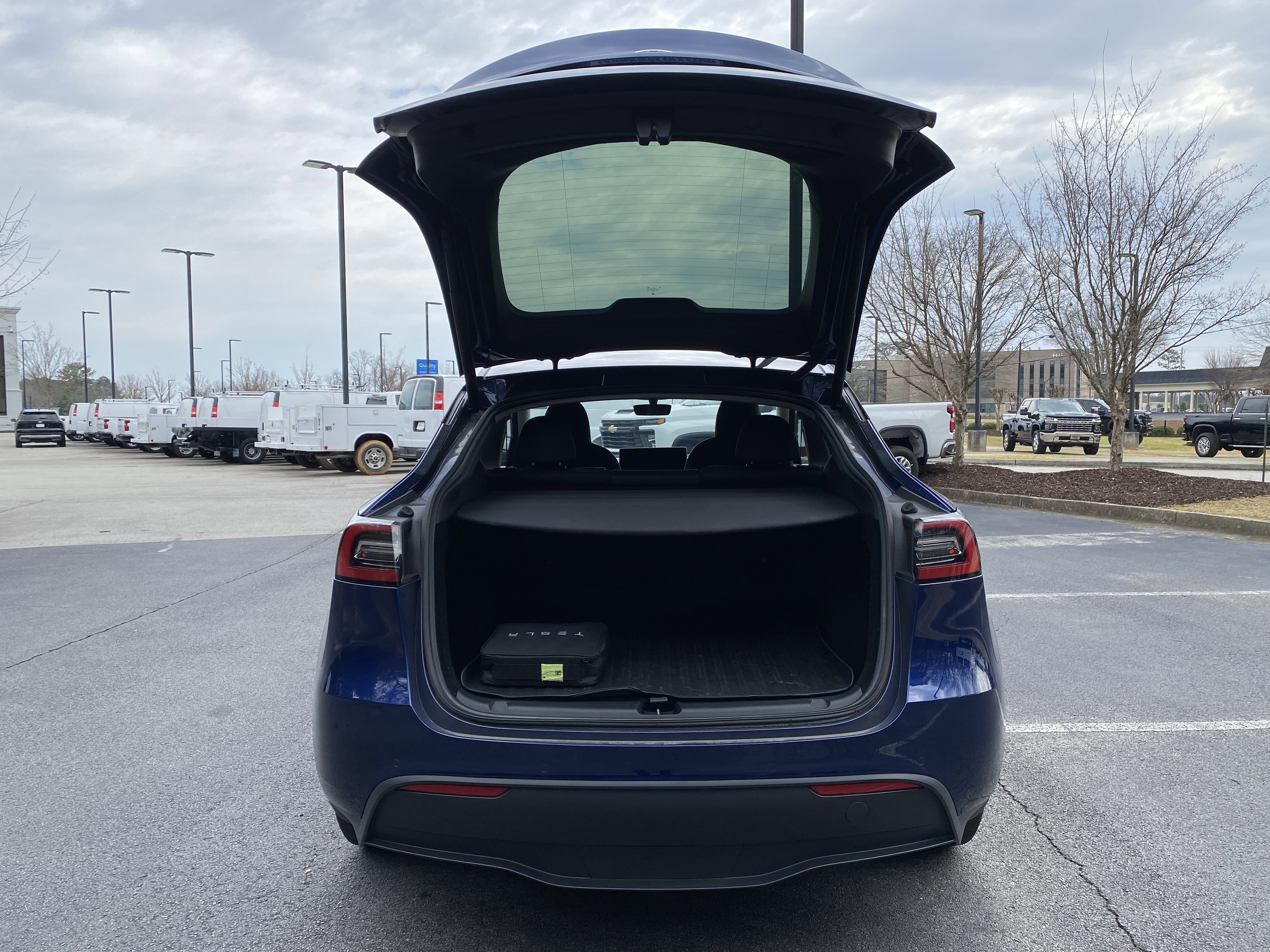 Used 2022 Tesla Model Y Long Range image 11