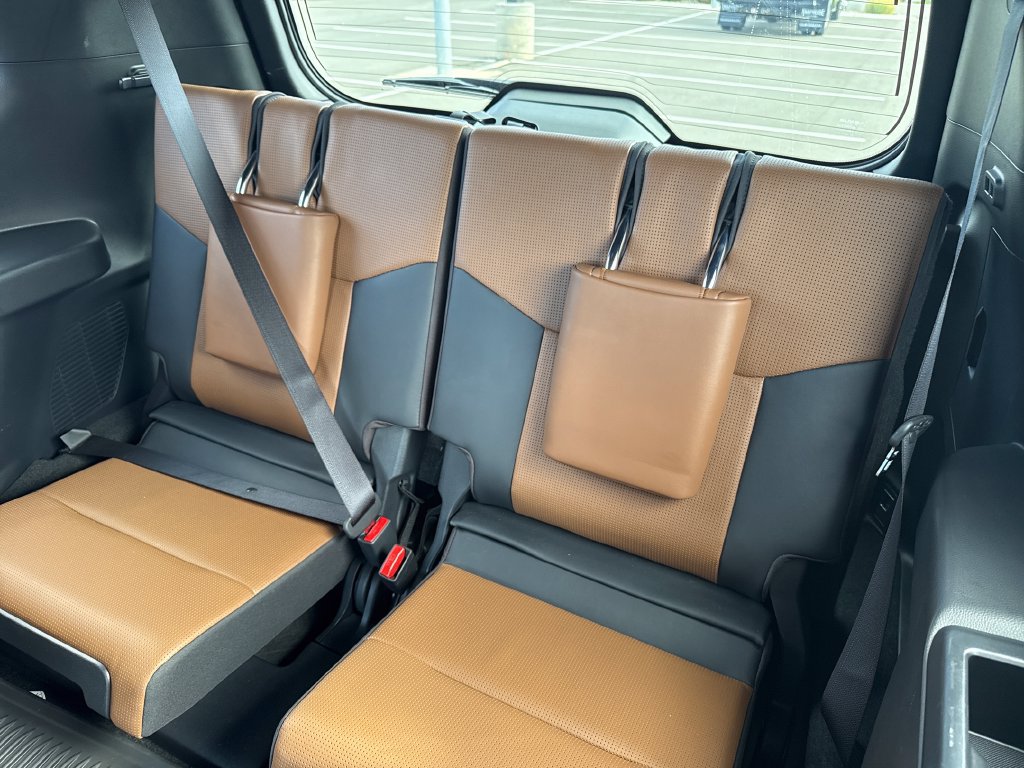 Used 2024 Lexus GX 550 w/ Cold Area Package AWD/4WD image 28