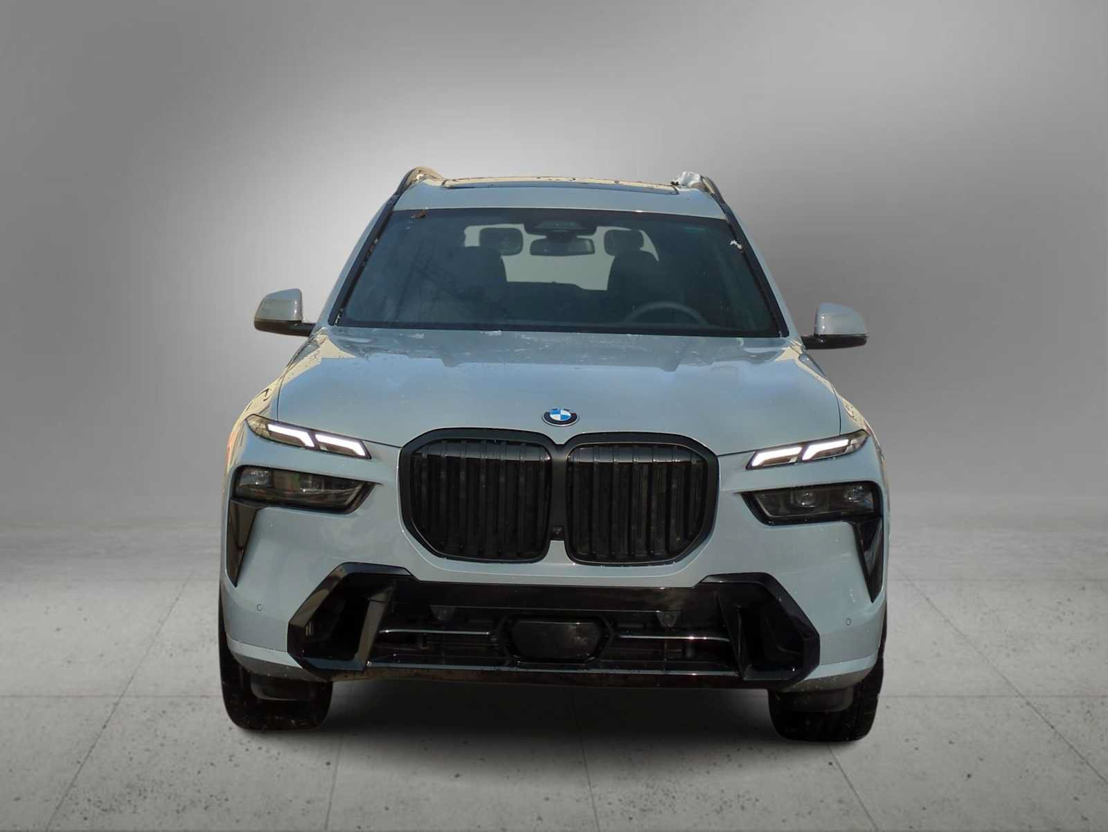 Used 2026 BMW X7 xDrive40i w/ M Sport Package AWD/4WD image 3