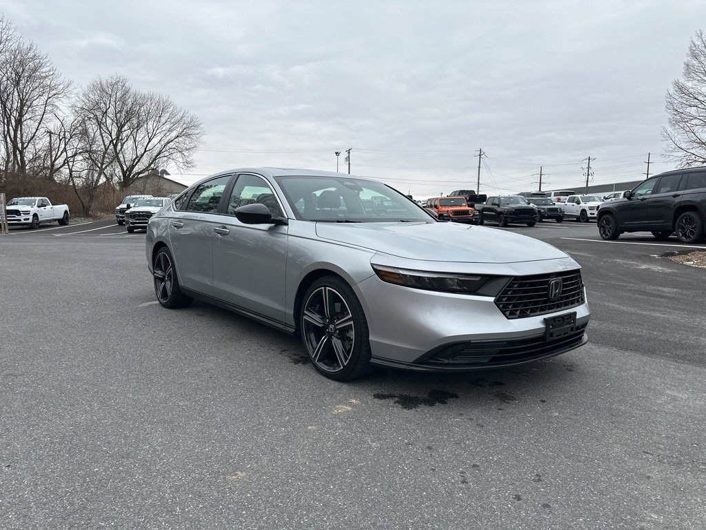 Used 2024 Honda Accord Sport image 3