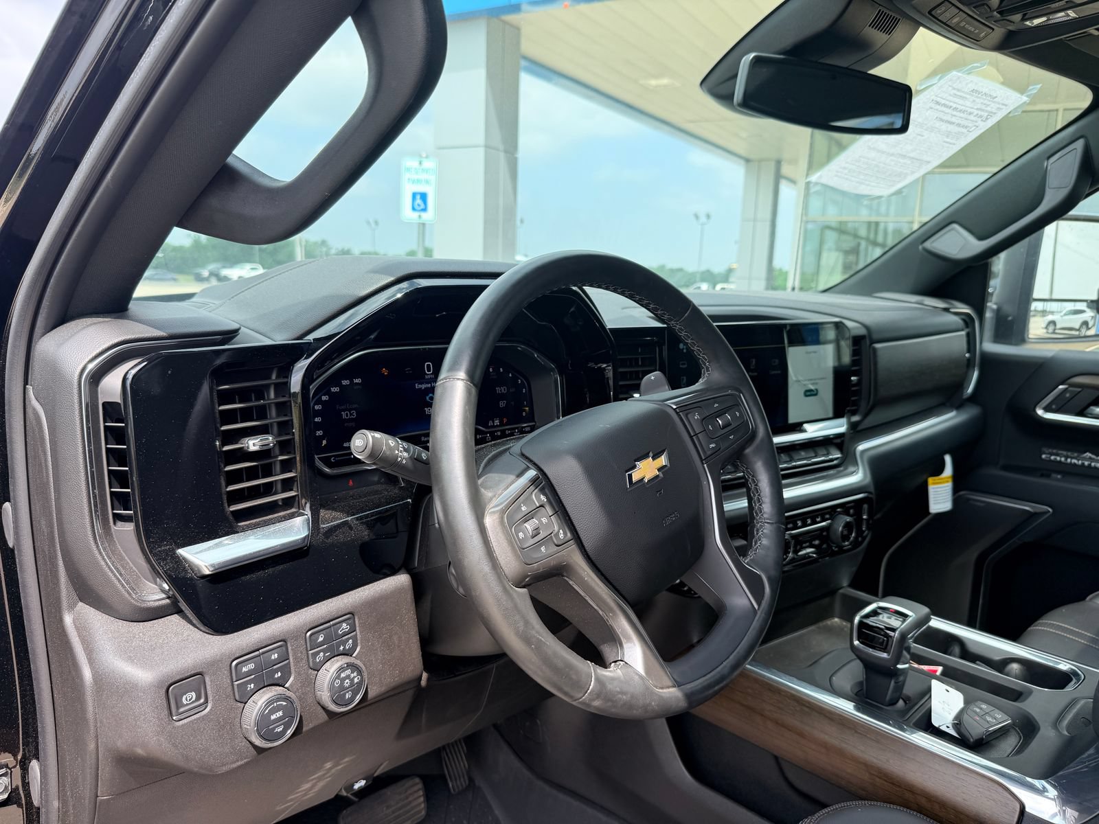 Used 2025 Chevrolet Silverado 1500 High Country w/ High Country Premium Package AWD/4WD image 14