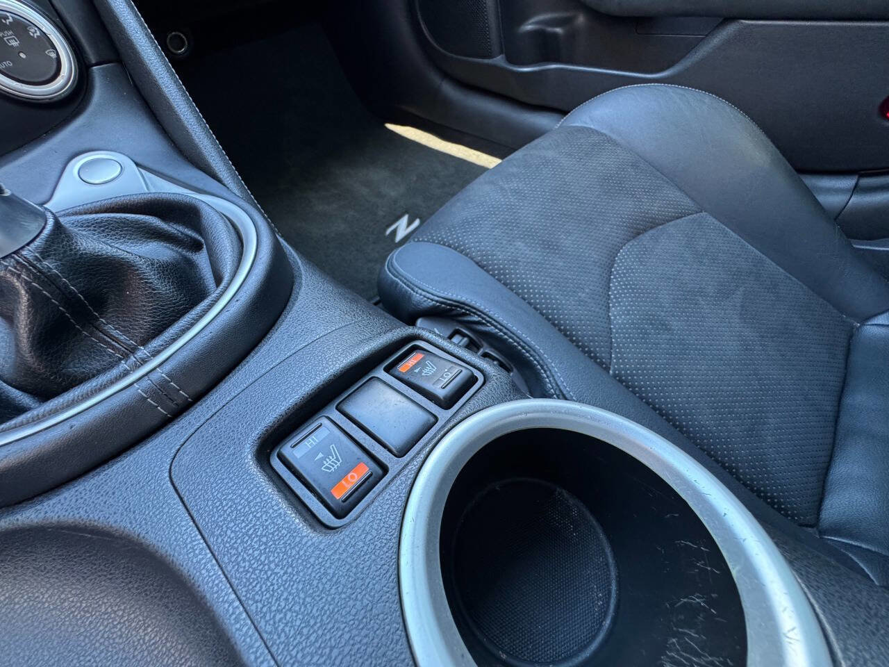 Used 2009 Nissan 370Z Touring image 21