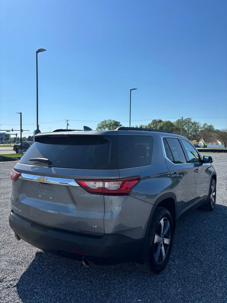 Used 2021 Chevrolet Traverse LT w/ LT Premium Package image 10