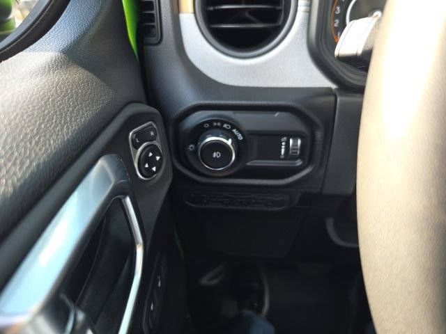 Used 2025 Jeep Wrangler Unlimited Sport AWD/4WD image 19