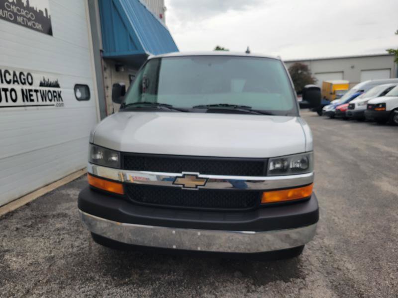 Used 2017 Chevrolet Express 3500 LT w/ LT Preferred Equipment Group RWD image 3
