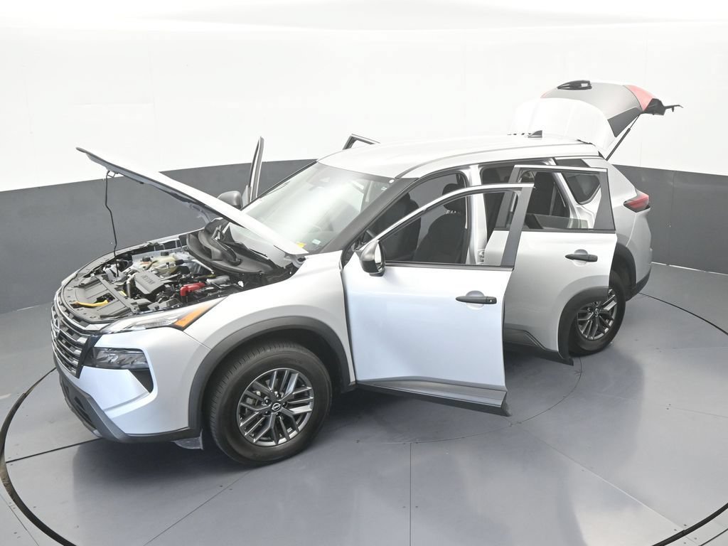 Used 2024 Nissan Rogue S FWD image 59