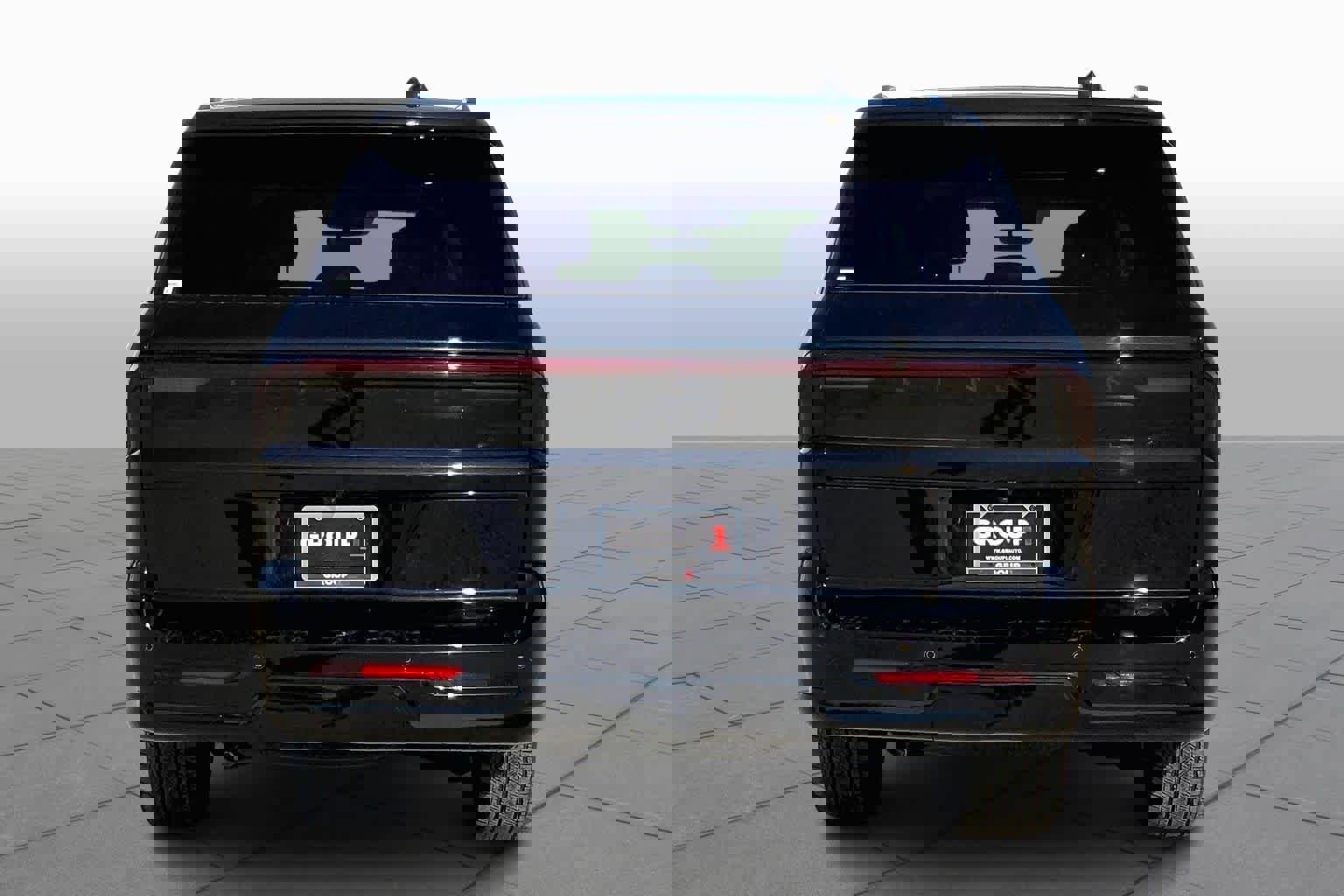 Used 2025 Lincoln Navigator Reserve AWD/4WD image 5