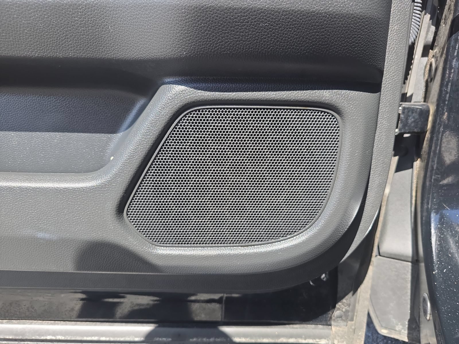 Used 2025 Honda Pilot Black Edition image 15