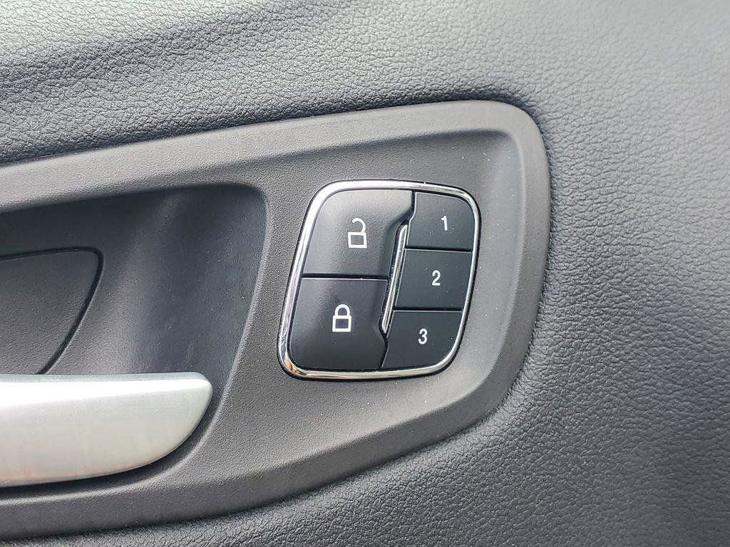 Used 2016 Ford Escape Titanium image 20