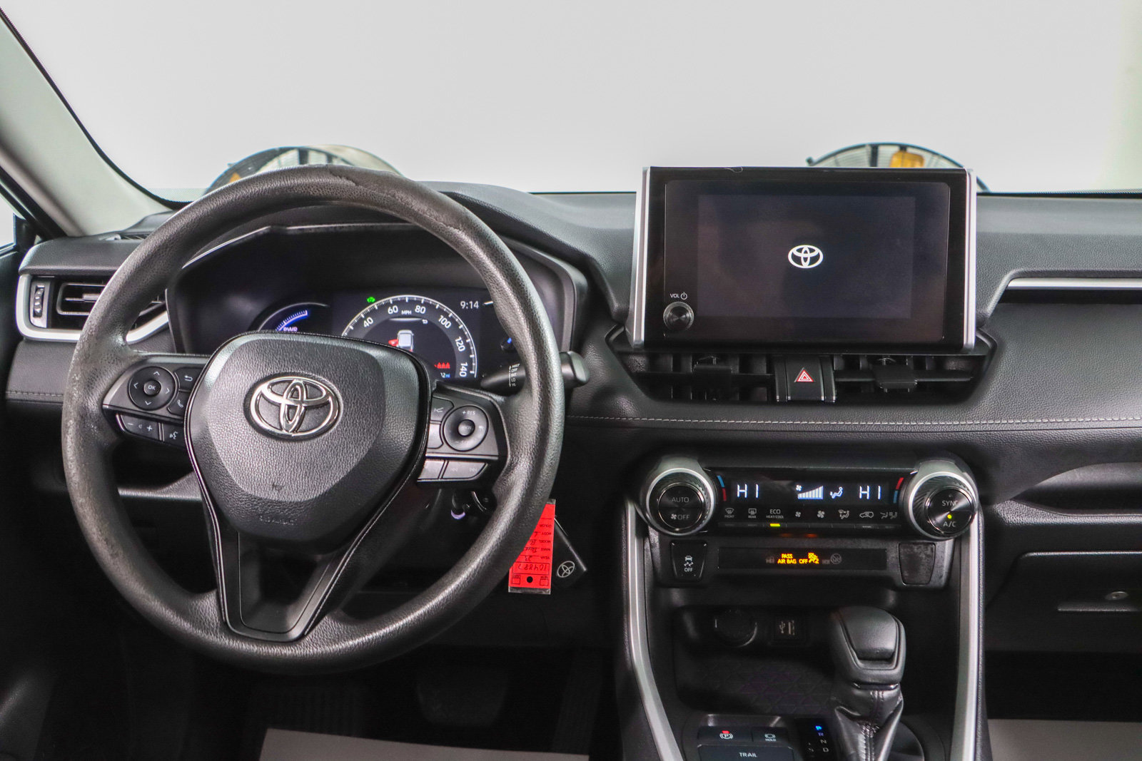 Used 2023 Toyota RAV4 LE AWD/4WD image 17