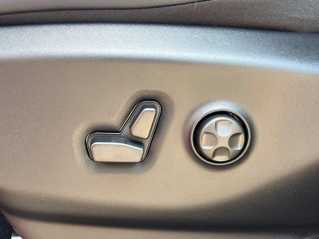 New 2026 Chrysler Pacifica Select AWD/4WD image 8