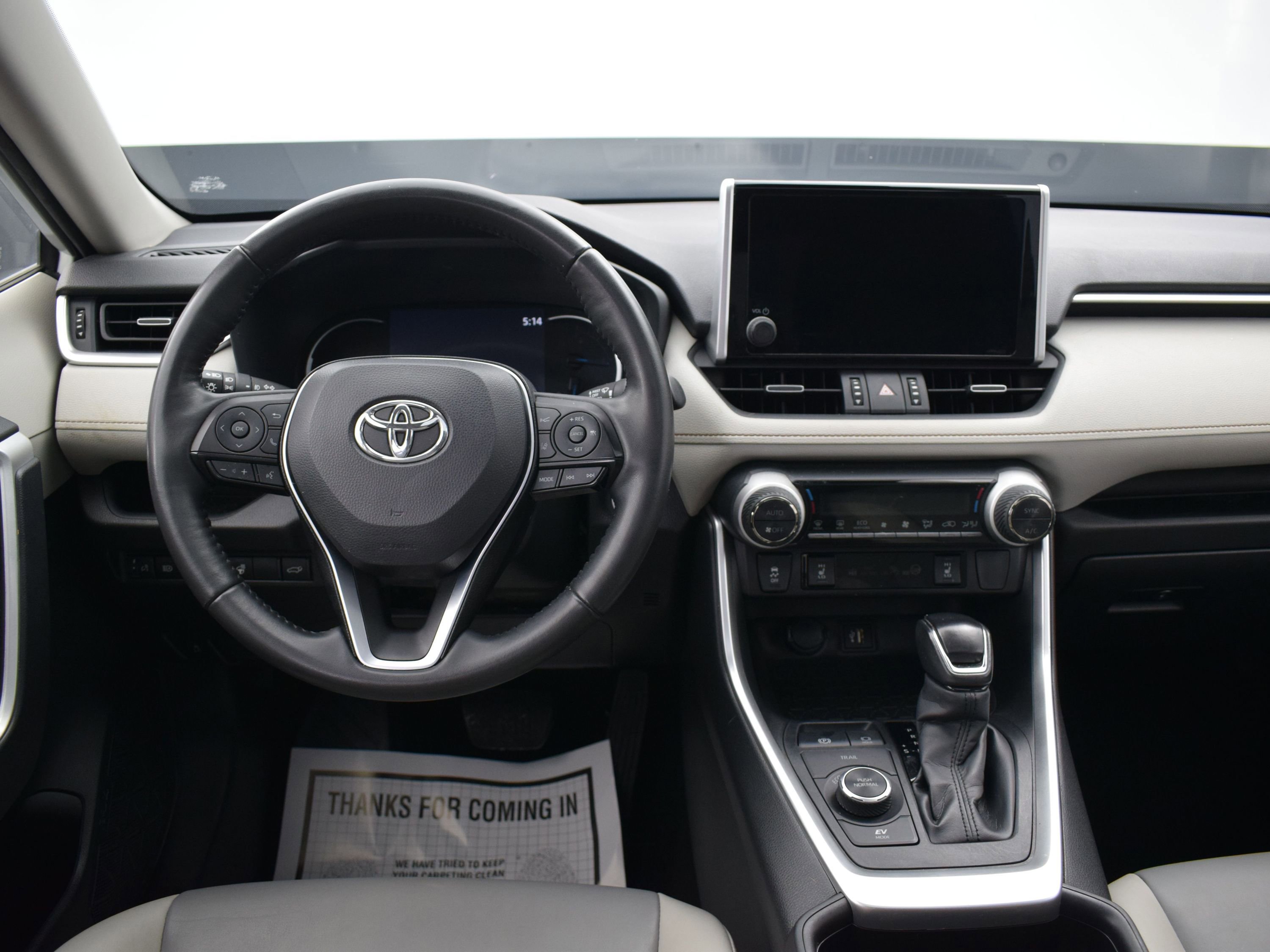 Used 2023 Toyota RAV4 XLE Premium image 16