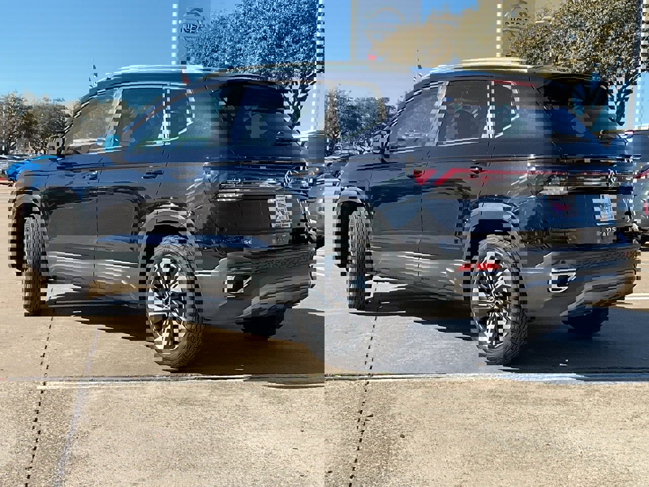 Used 2025 Volkswagen Taos SE image 7