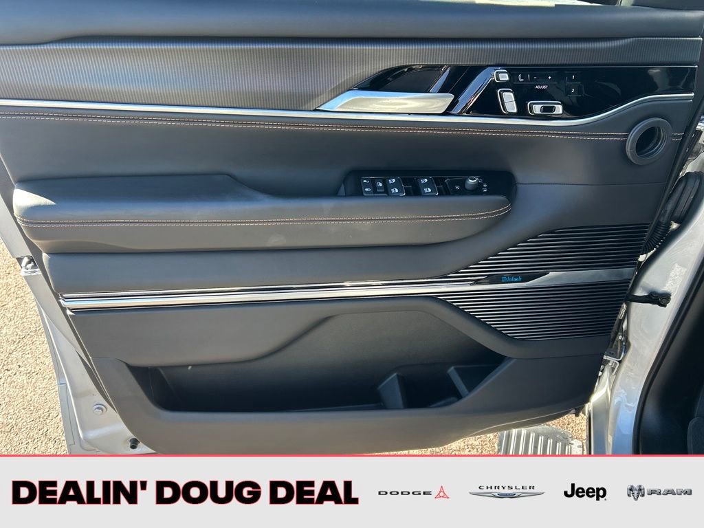 Used 2024 Jeep Grand Wagoneer Series III w/ Rear Seat Video Group 1 image 11