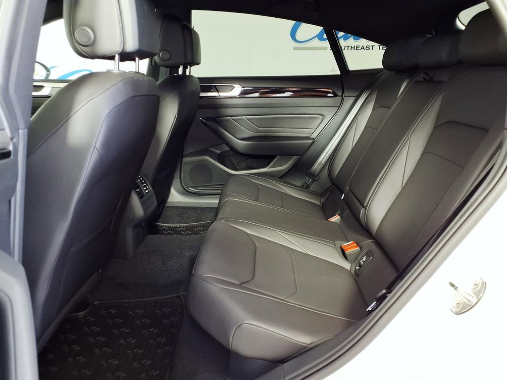 Used 2023 Volkswagen Arteon SE image 8