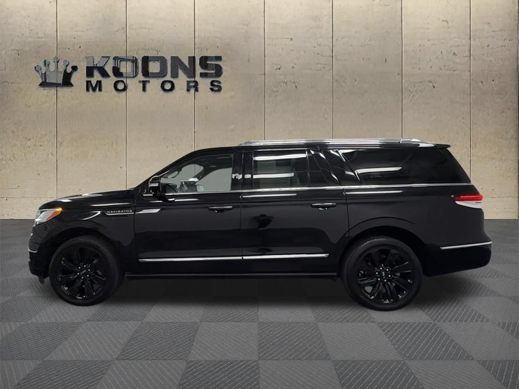 Certified 2023 Lincoln Navigator L Reserve AWD/4WD image 4
