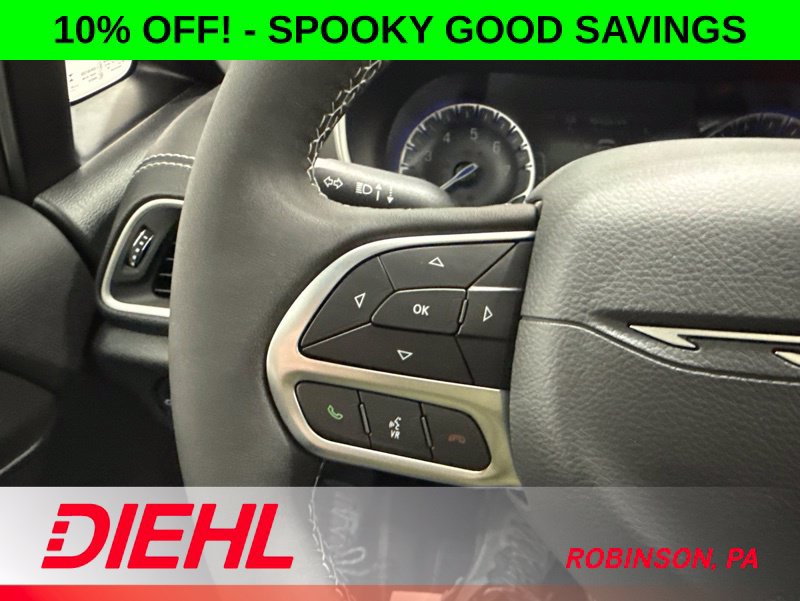 New 2027 Chrysler Pacifica Select w/ Family Tech Group FWD image 30