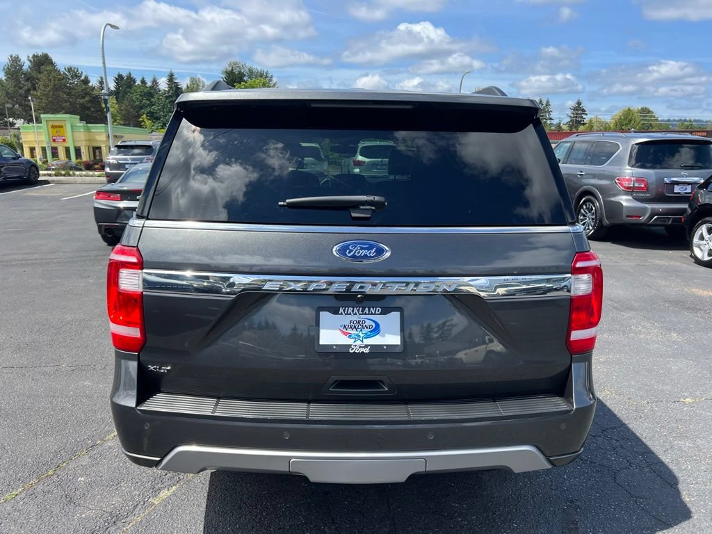 Used 2021 Ford Expedition XLT w/ Equipment Group 202A AWD/4WD image 8