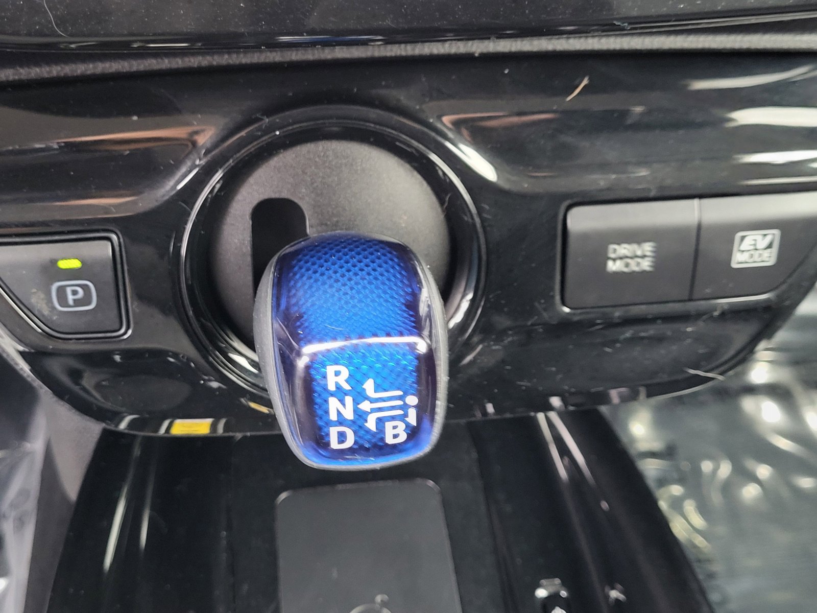 Used 2021 Toyota Prius XLE w/ Carpet Mat Package (TMS) image 31