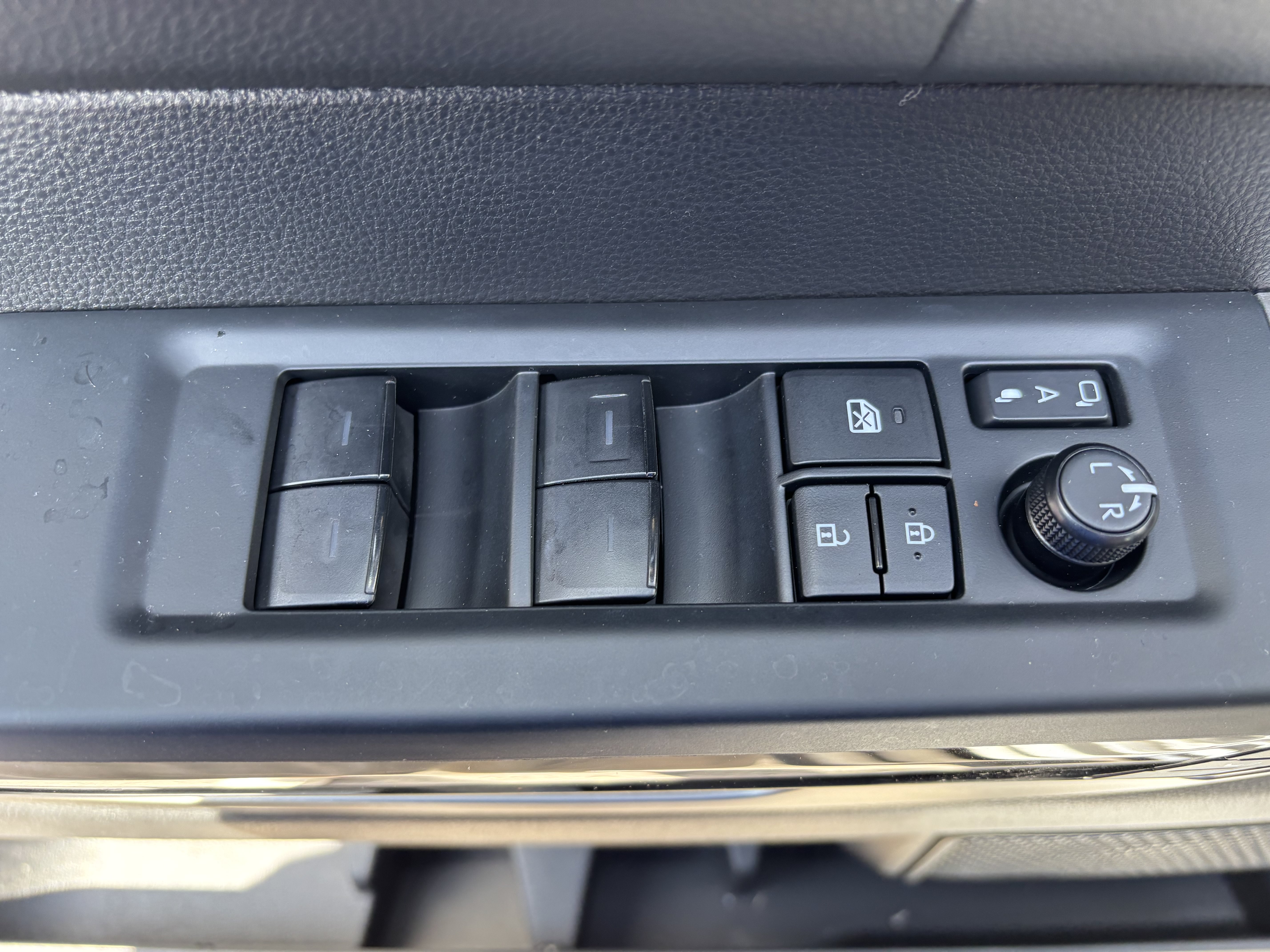 Used 2025 Toyota Sequoia Limited w/ TRD Off-Road Package AWD/4WD image 18