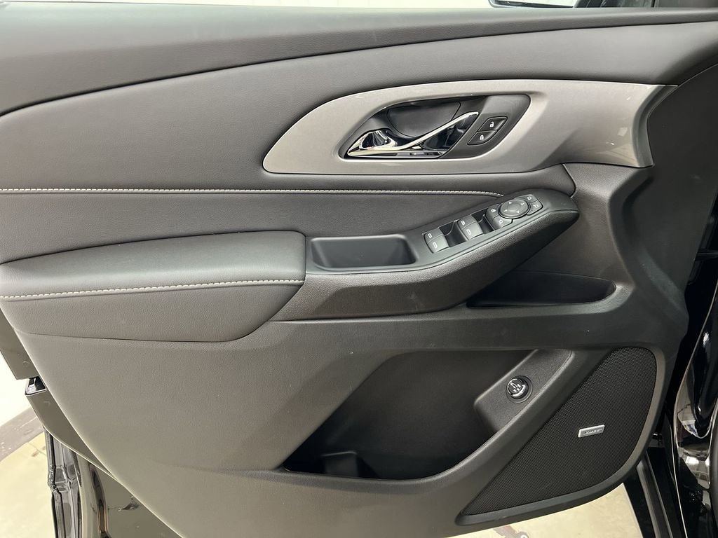Used 2023 Chevrolet Traverse LT w/ LT Premium Package image 21