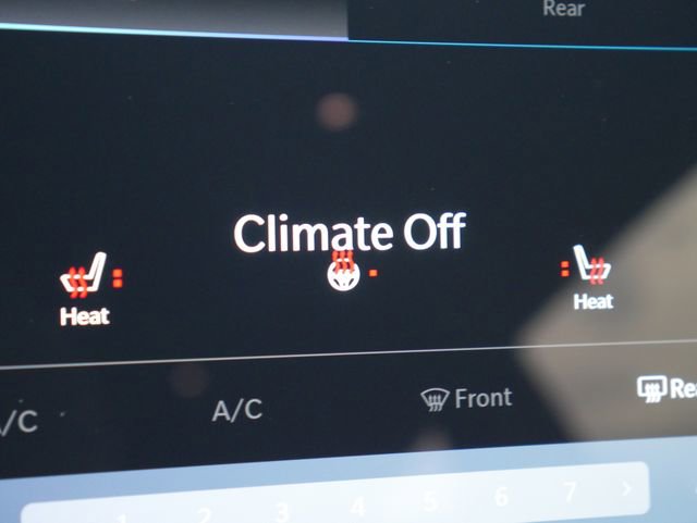 New 2027 Chrysler Pacifica Select FWD image 3