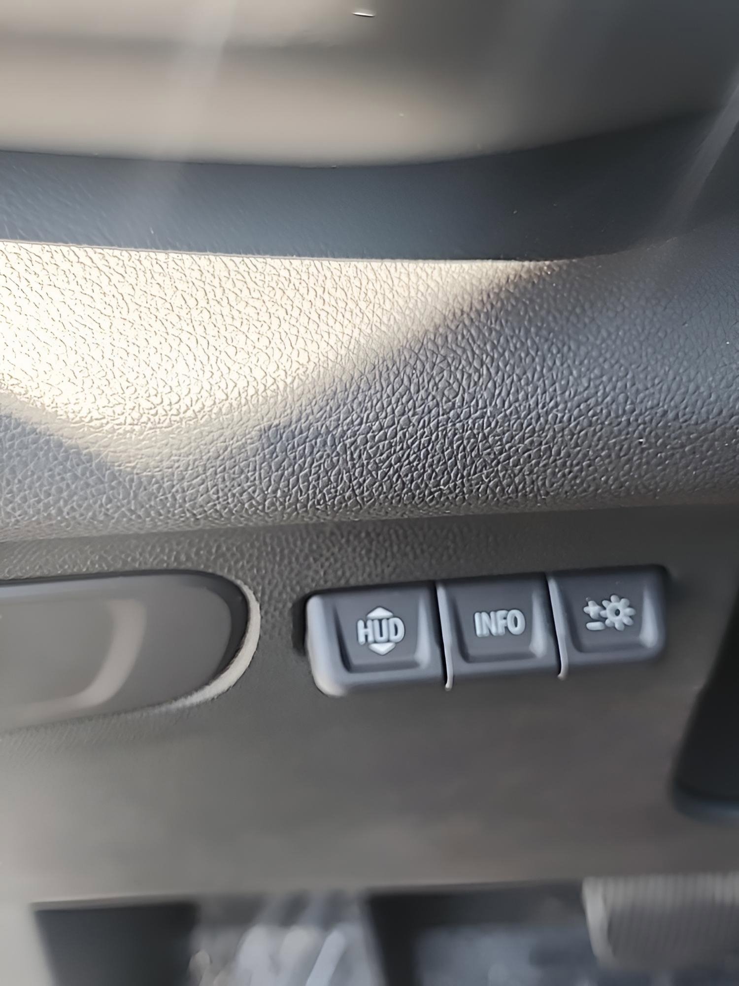 Used 2023 Buick Envision Avenir image 28