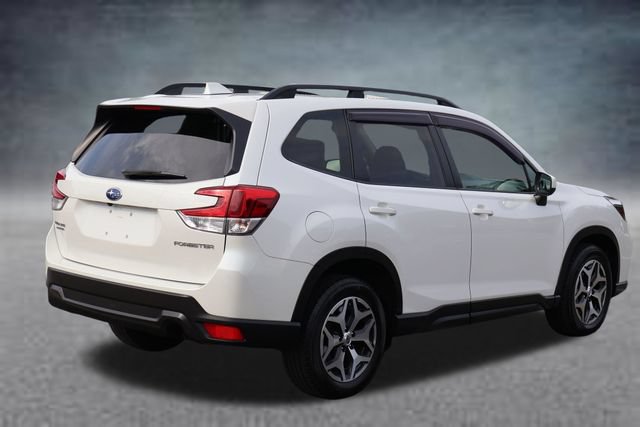 Used 2020 Subaru Forester Premium AWD/4WD image 3