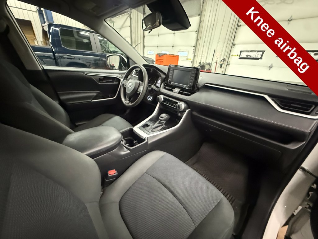 Used 2022 Toyota RAV4 LE AWD/4WD image 43